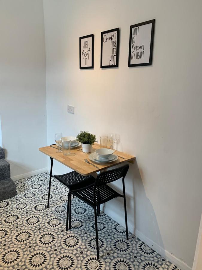 Windsor 4 - Spacious Beautiful 4 Bdrm Maisonette Nr Ncle Free Wifi Free Parking Gateshead Bagian luar foto